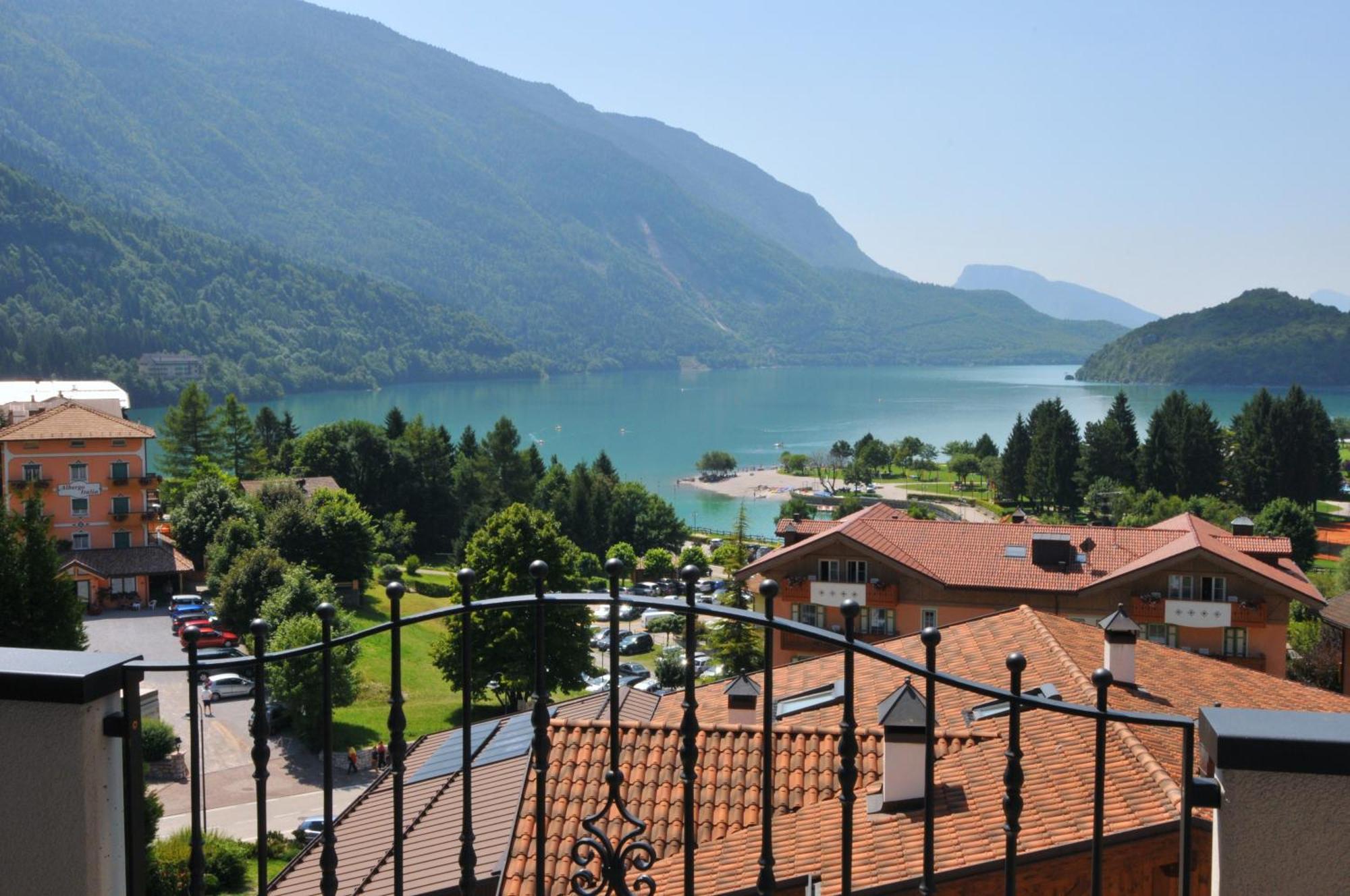 Alpenresort Belvedere Molveno Buitenkant foto